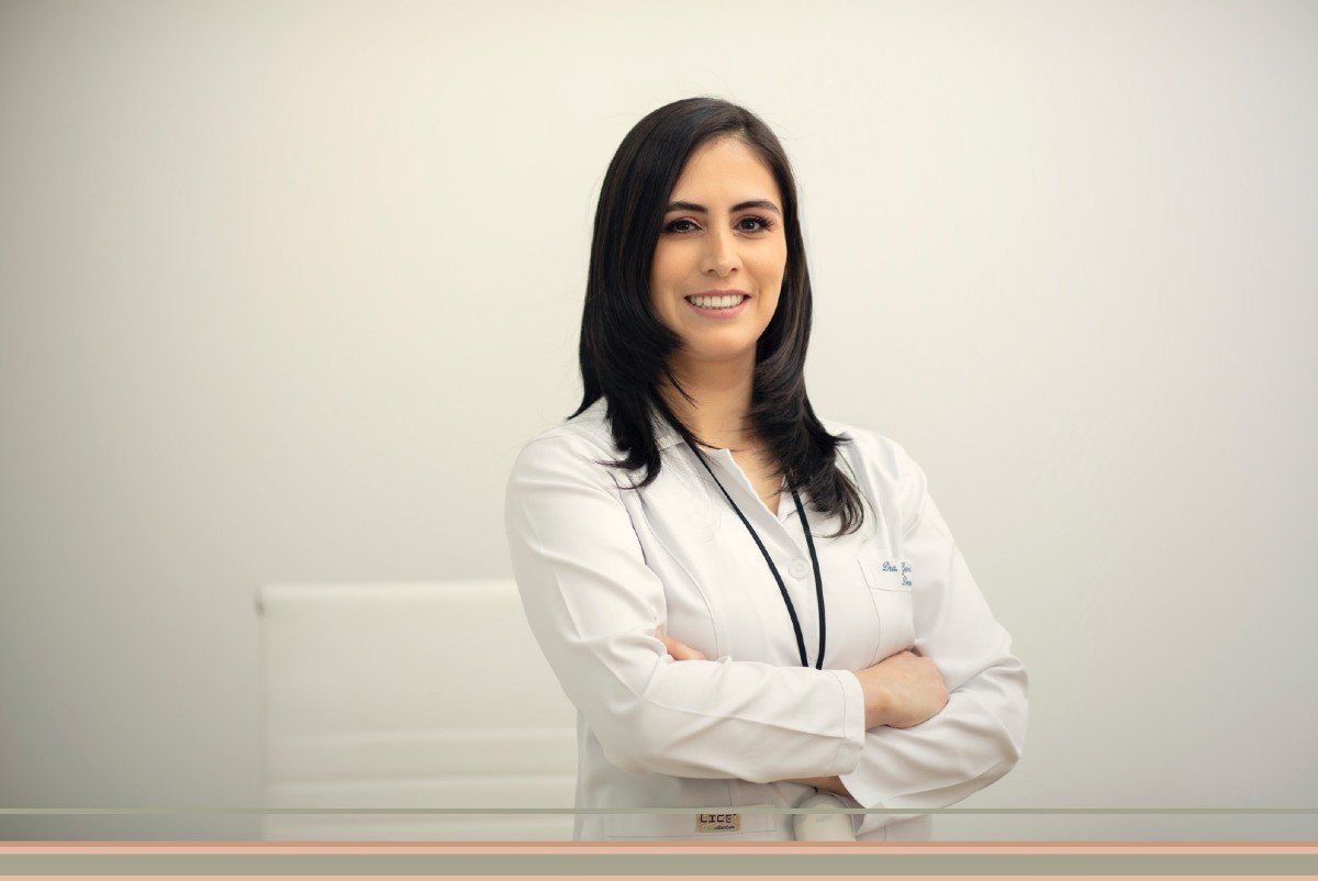 Dra. Gabriela Cabezas Herrera – Dermatóloga Especialista Quito